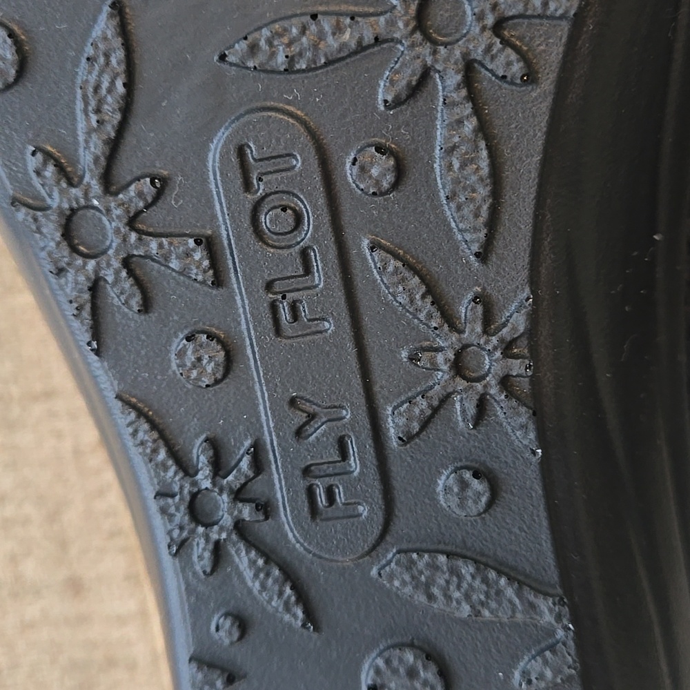 Fly Flot Black Clogs - Picture 9 of 12